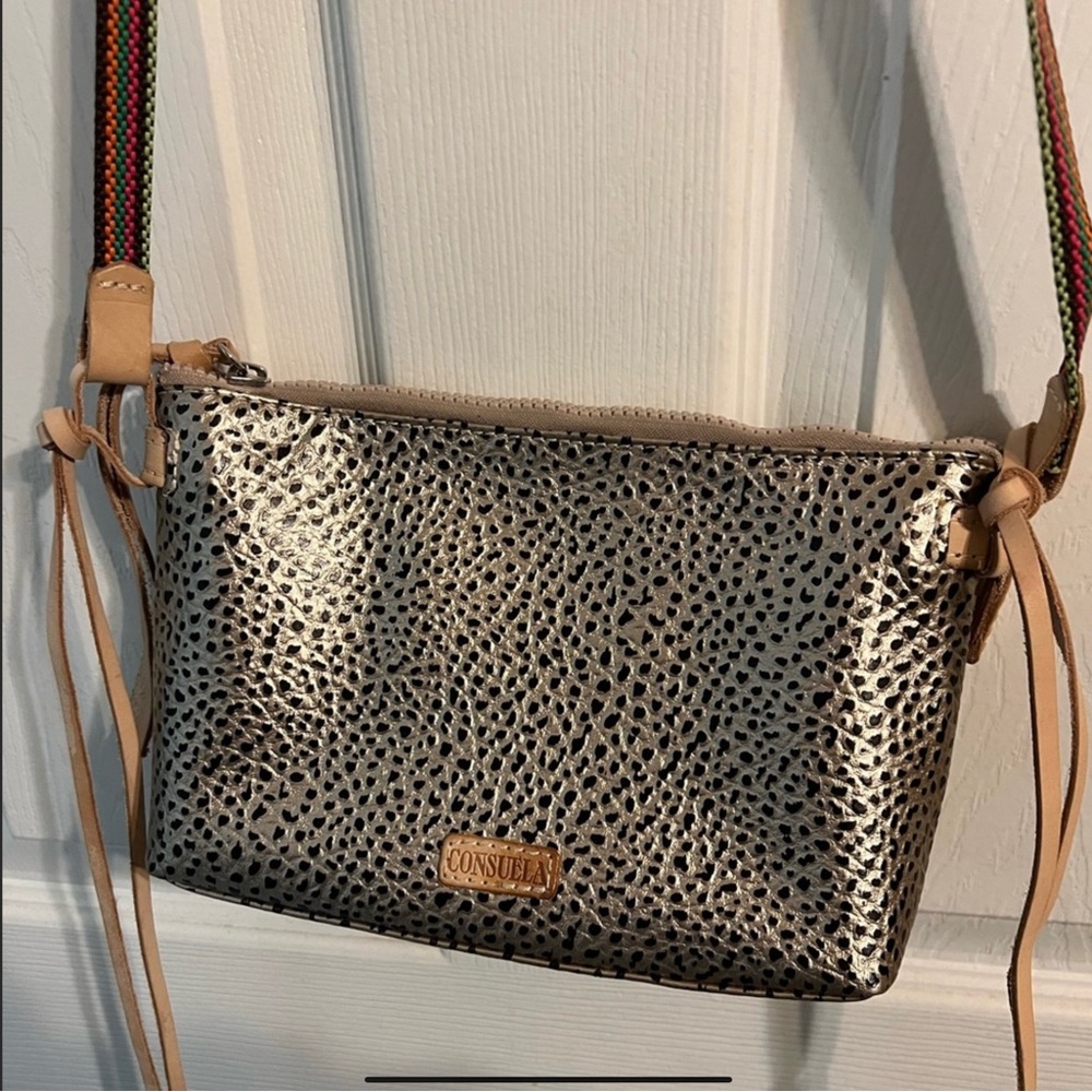 Consulea Wesley Midtown Crossbody